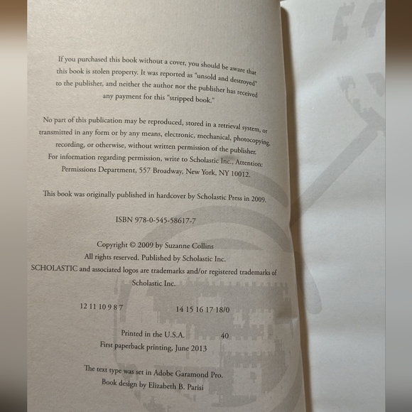 Catching Fire & The Hunger Games paperback books J-2 - Picture 3 of 5